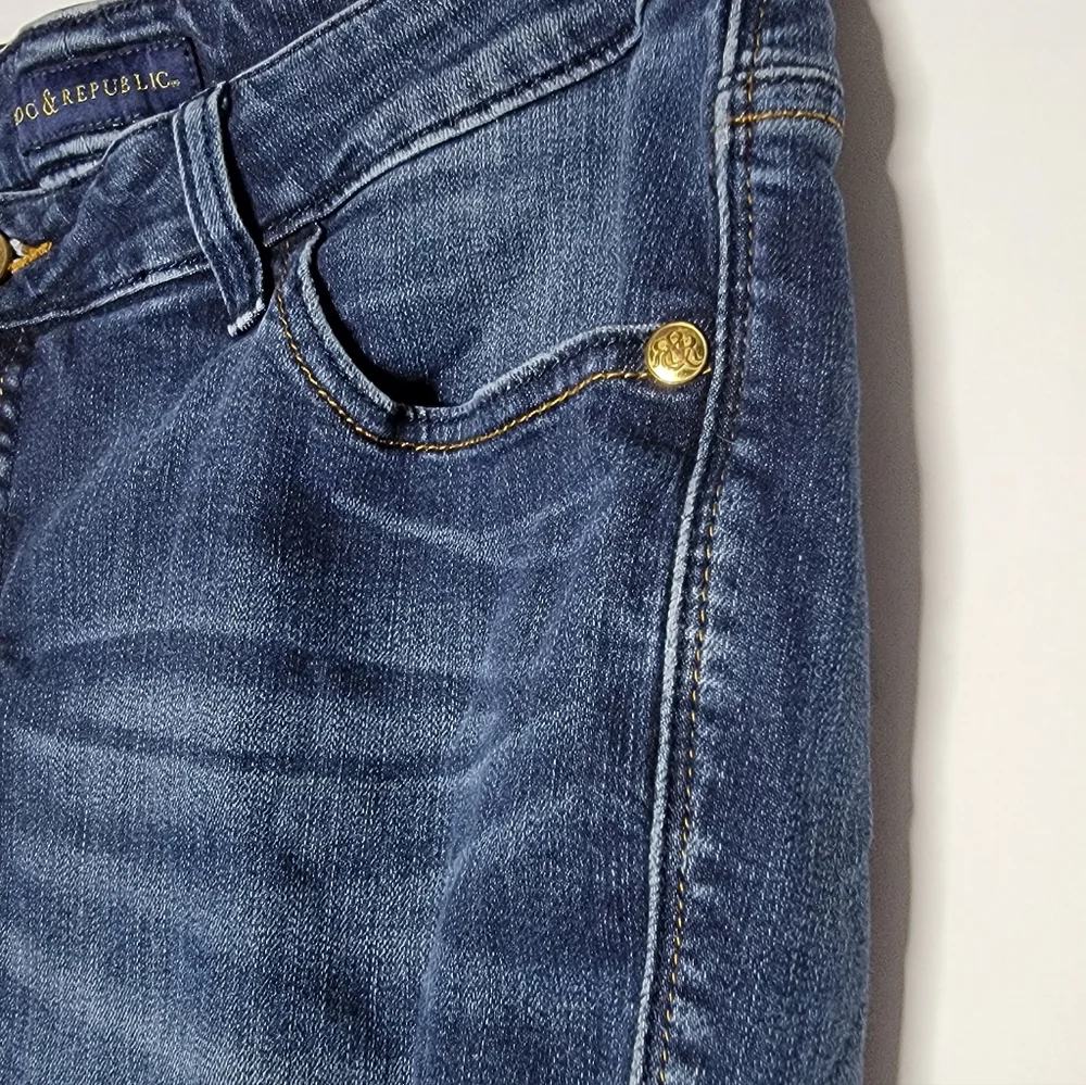 Rock & Republic Bootcut Jeans Rhinestone Wing Pockets Size 32
